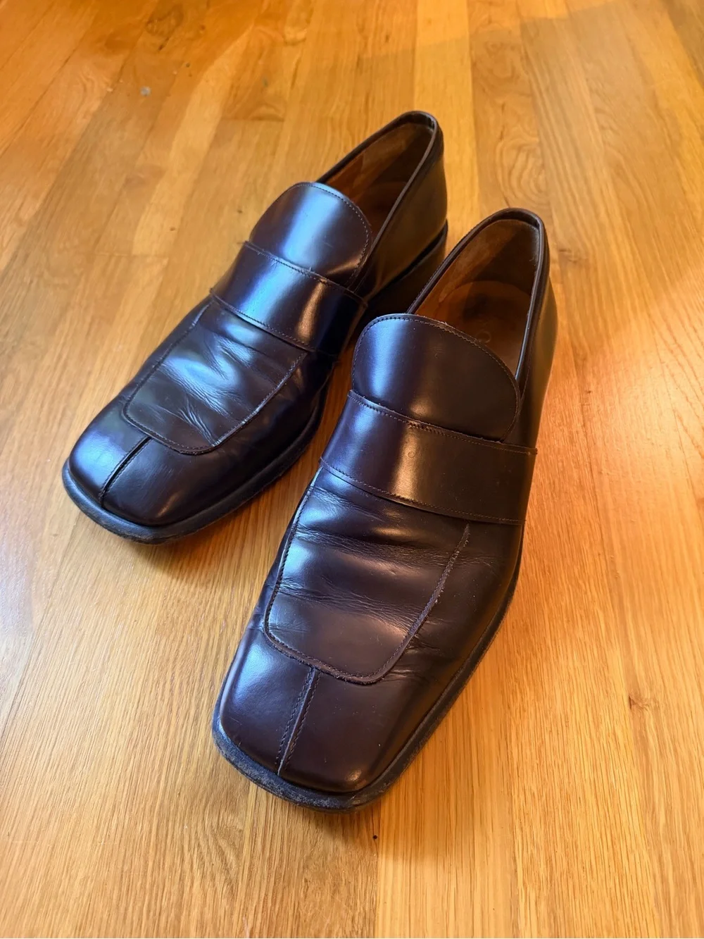 Gucci Men's Dark Brown Leather Penny Loafers